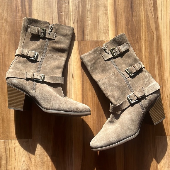 Easy Spirit Shoes - Easy Spirit Eskortina Mid Calf Boot - Tan Suede - 10W - Like New Worn Once!
